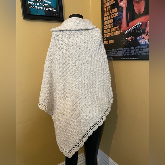 Women’s Vintage Handmade Wool (50%) Shawl ( OS ) - Picture 5 of 5